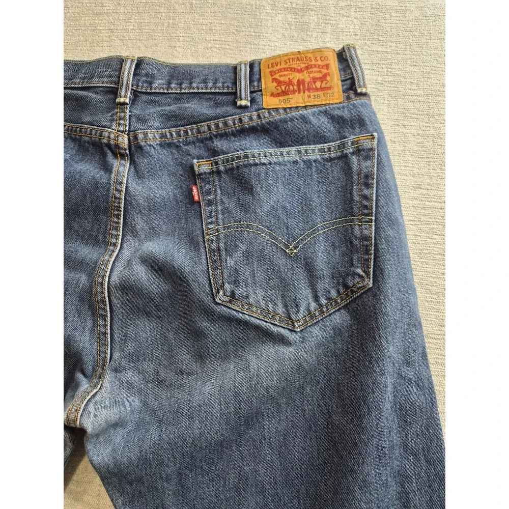 Levi's 505 Jeans Mens 38x32 Blue Denim‎ Zip Fly Straight Leg Outdoor Street Wear